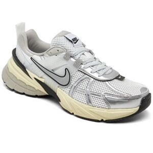 Nike Light Gray Sneakers
